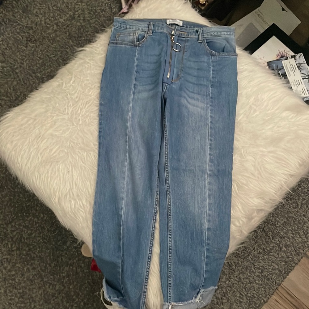 Skinny jeans with front zipper